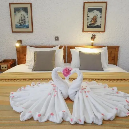 Flamingos Hotel 2*